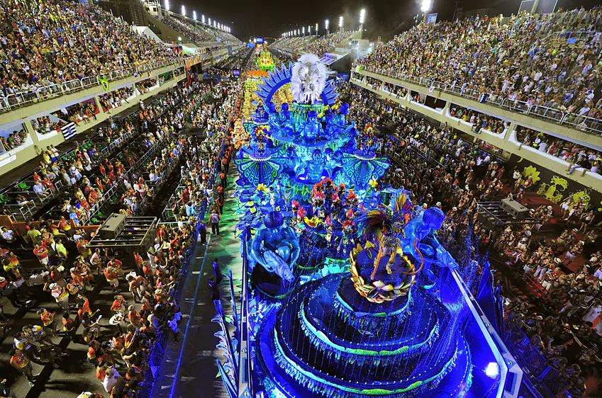 آیین جشن کارناوال در برزیل