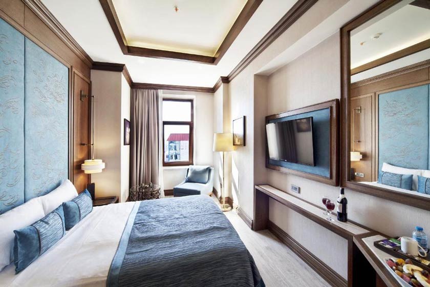 Grand Hotel de Pera Istanbul - Family Suite with Balcony