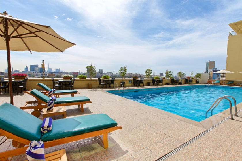 Carlton Tower Hotel Dubai - pool
