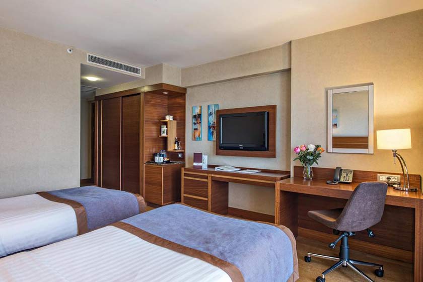 Holiday Inn Sisli Hotel Istanbul - Deluxe Twin Room Non Smoking