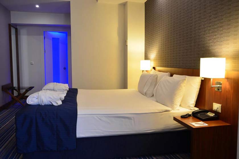 Taksim Express Hotel Istanbul - Deluxe Room with City or Partial Bosphorus View