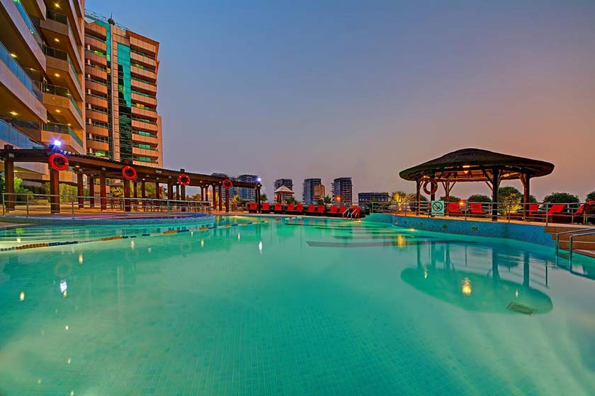 Copthorne Hotel Dubai - pool