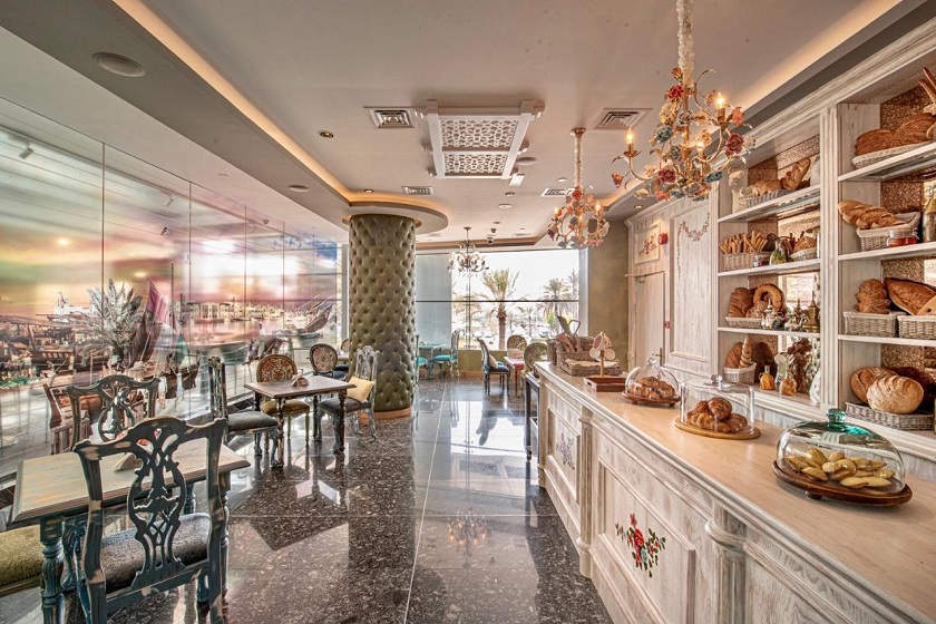 Golden Sands Hotel Creek Dubai - cafe