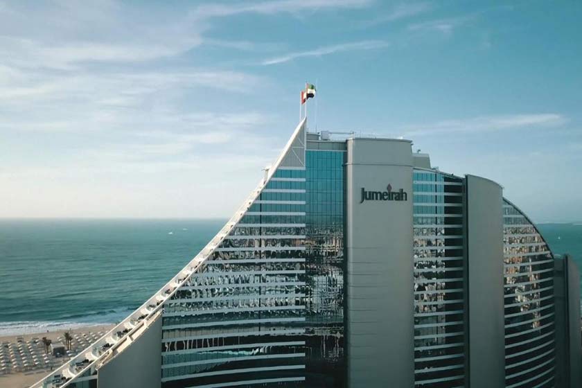 Jumeirah Beach Hotel Dubai - facade