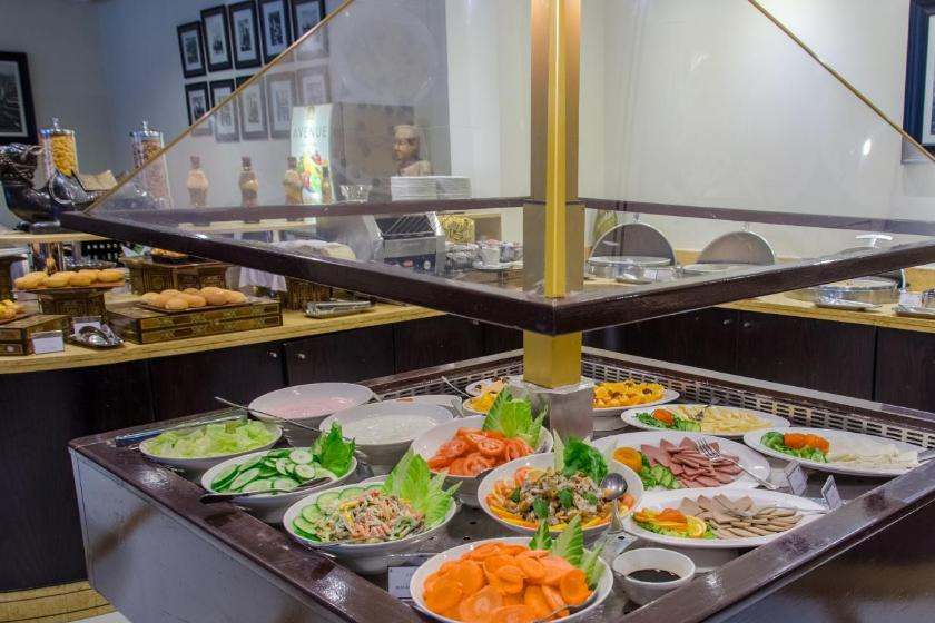 Avenue Hotel Dubai - food and drink