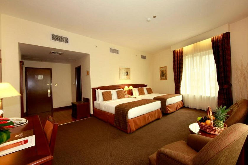 Howard Johnson Bur Dubai - Queen Suite with Two Queen Beds 