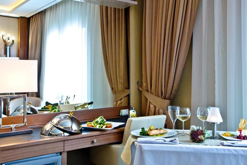 Holiday Inn Kavaklidere Hotel Ankara - food and drink