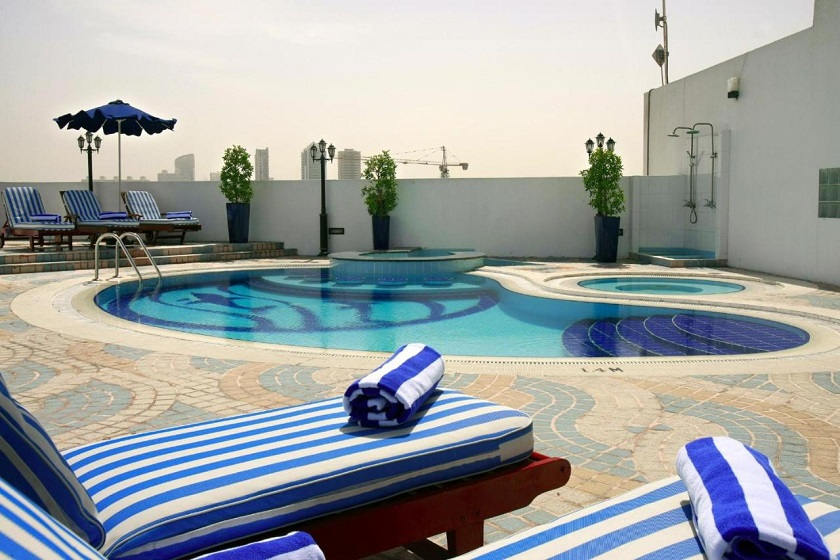Howard Johnson Bur Dubai - pool