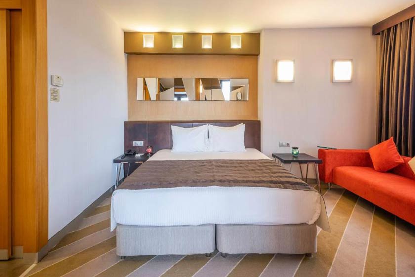Point Hotel Taksim Istanbul - Executive Senior Suite with Kitchenette & Lounge Access