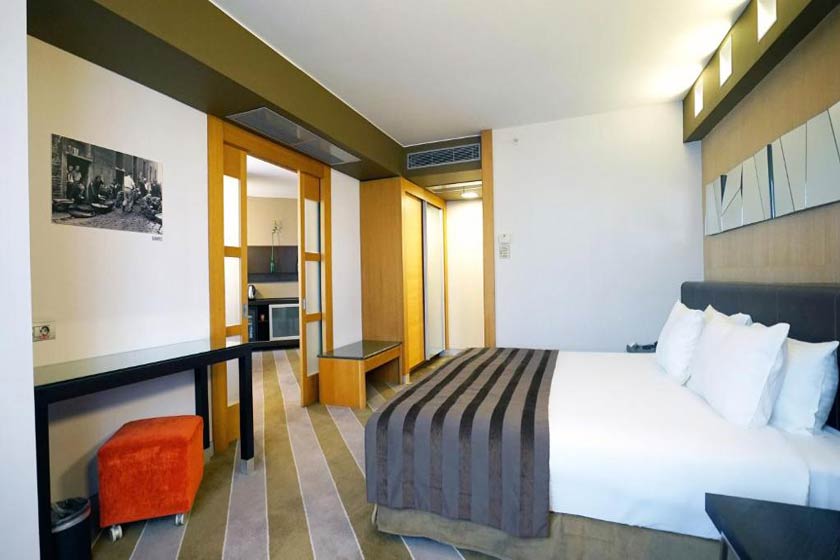 Point Hotel Taksim Istanbul - Executive Senior Suite with Lounge Access