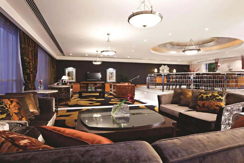 Fairmont Dubai - lobby