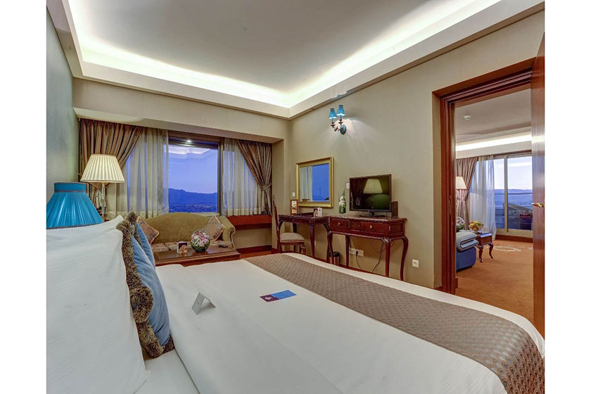 هتل بزرگ شیراز - سوئیت کانکت