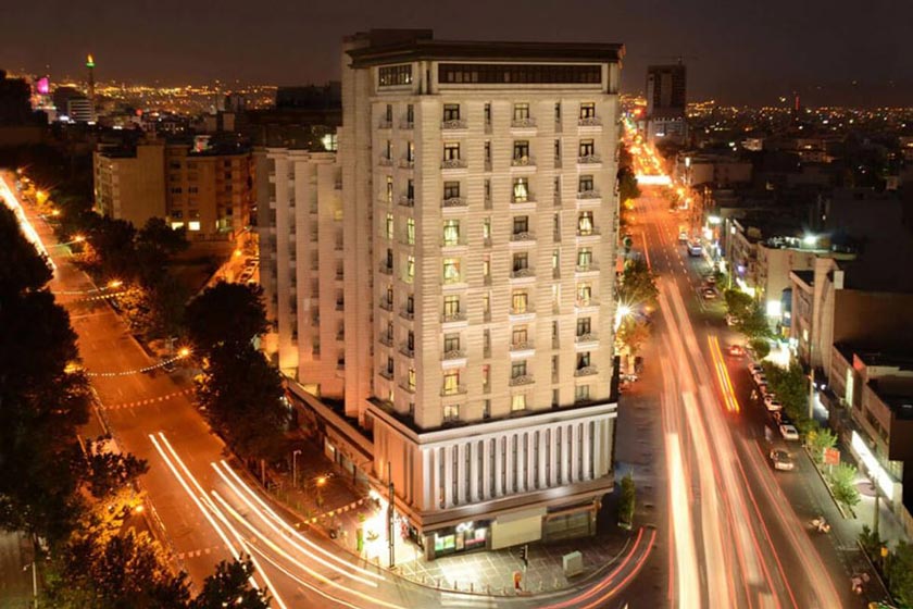 هتل بزرگ تهران - نما