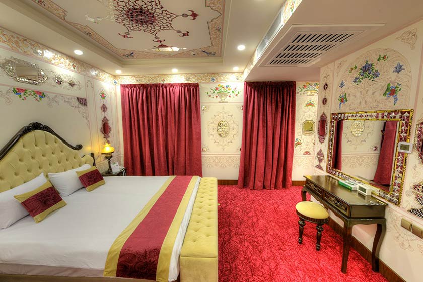 هتل ارگ جدید یزد - سوئیت سوپر کلاسیک قجری