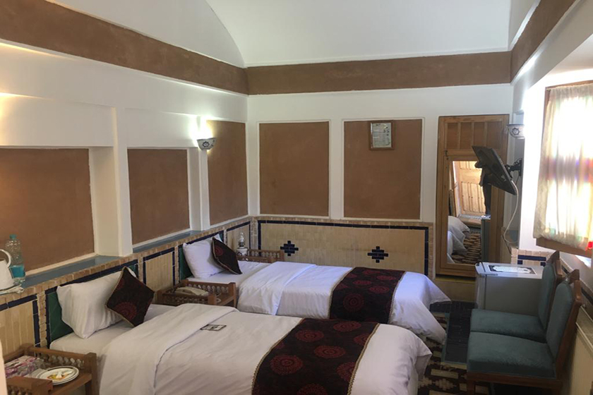 هتل باغ مشیرالممالک یزد - اتاق دو تخته تویین