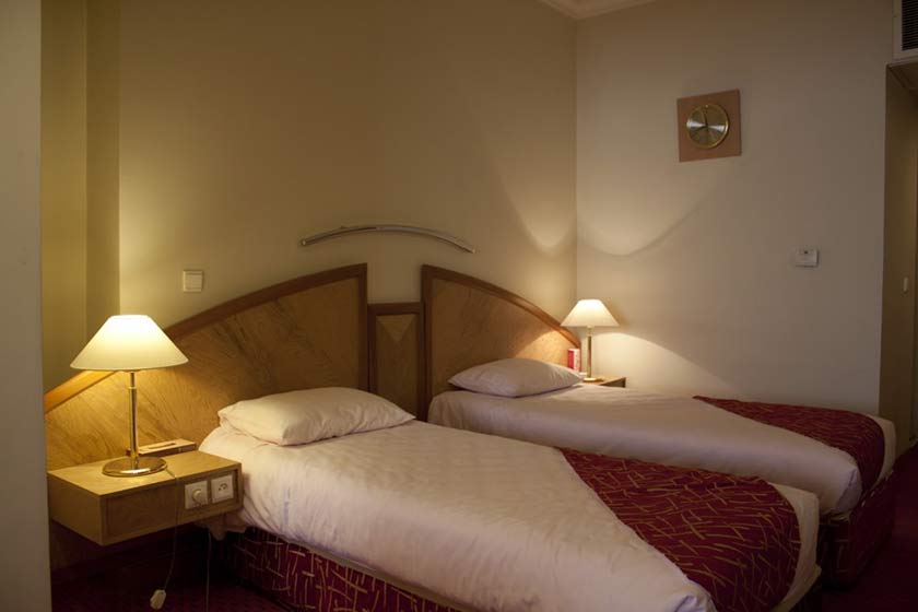 هتل پارس شیراز - اتاق دو تخته توئین