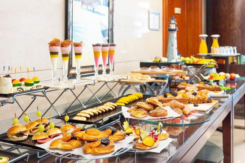 City Season Tower Hotel Bur Dubai - food and drink