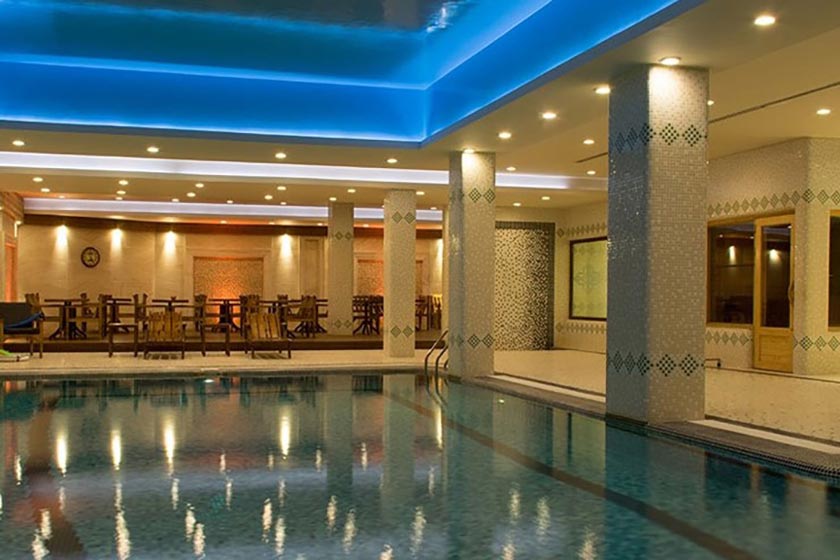 هتل زندیه شیراز - استخر