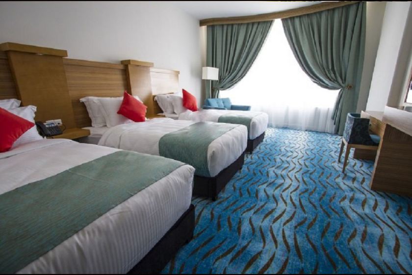 هتل بین المللی کیش - اتاق پنج تخته رو به دریا