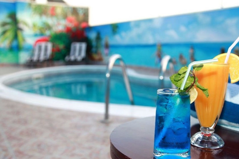 orchid hotel dubai - pool