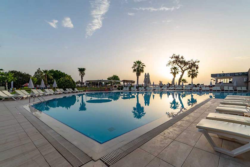 Armas Gul Beach hotel antalya - pool