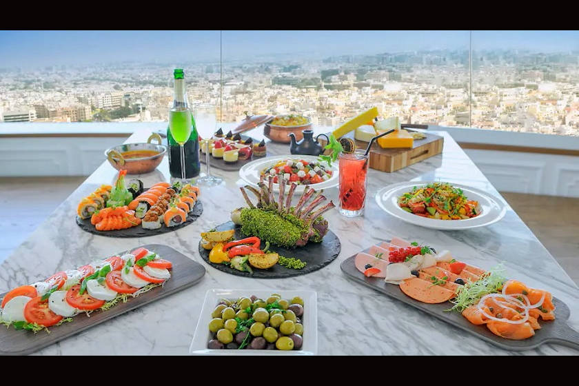 Hyatt Regency Dubai Corniche - food and drink