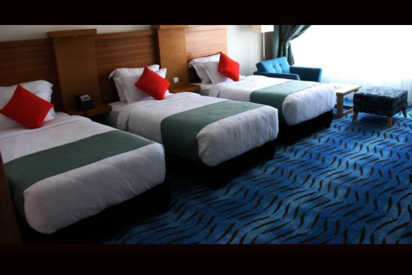هتل بین المللی کیش - اتاق سه تخته رو به جزیره (سه تخت سینگل)