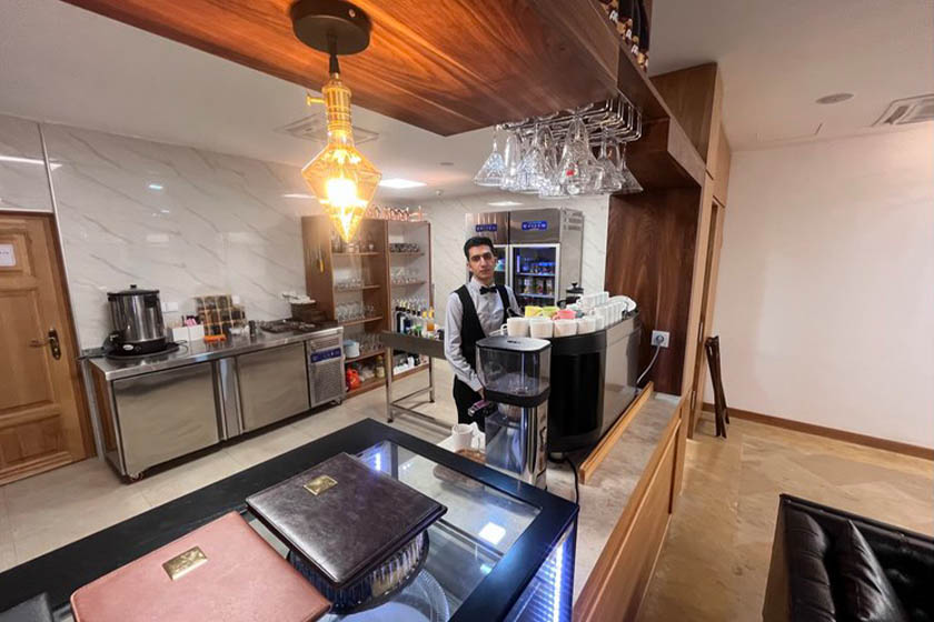 هتل کاروانسرای وکیل کرمان - کافه