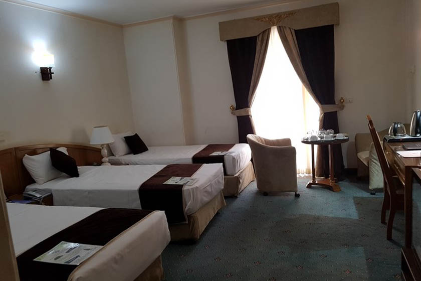 هتل جهانگردی کرمان - اتاق سه تخته
