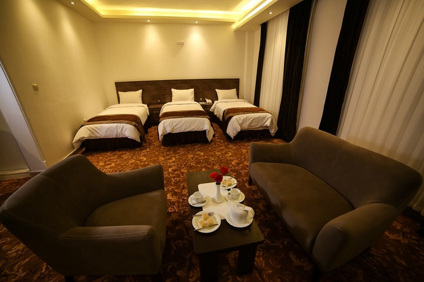 هتل ابریشمی لاهیجان - اتاق سه تخته