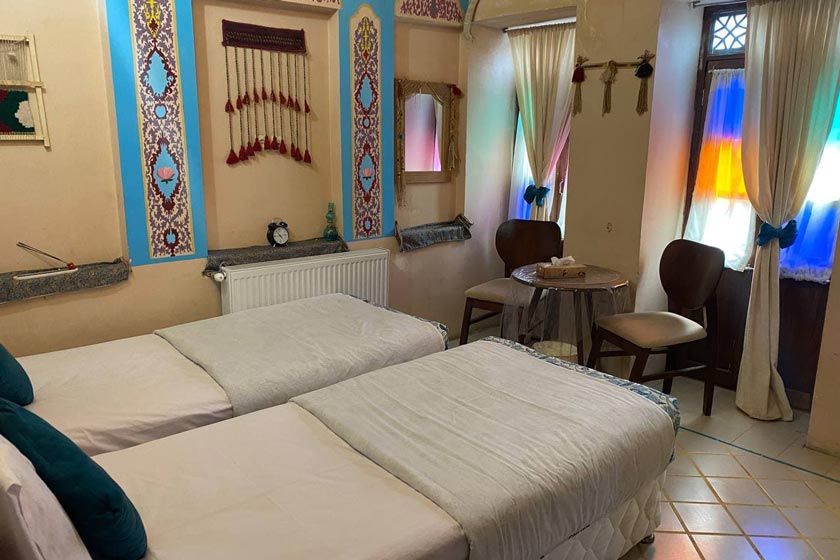 اقامتگاه سنتی ماه منیر شیراز - اتاق دو تخته تویین