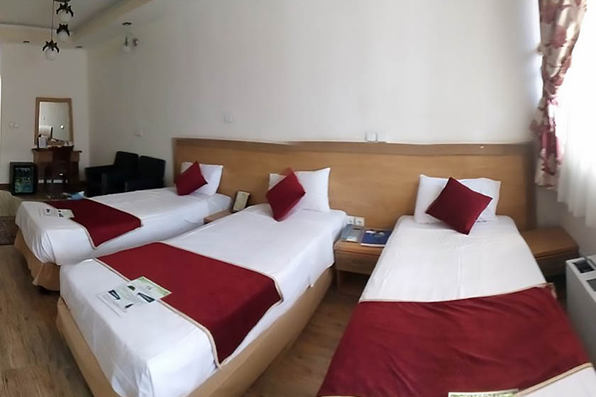 هتل جهانگردی کرمان - اتاق سه تخته