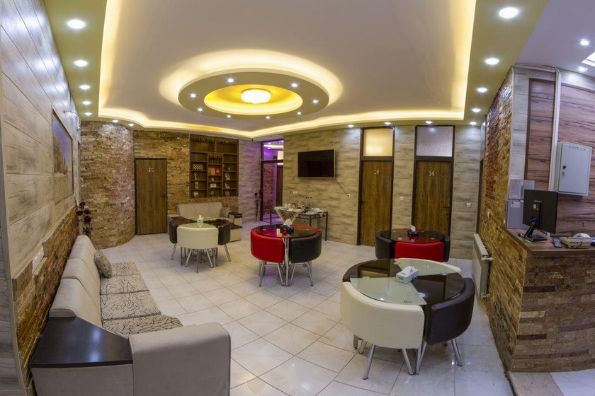 هتل کرمانیا کرمان - رستوران