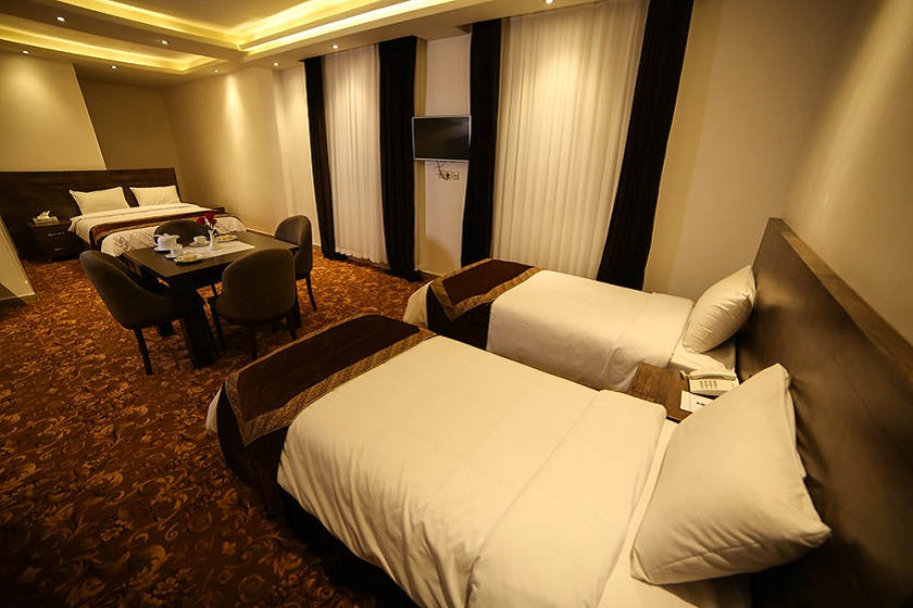 هتل ابریشمی لاهیجان - اتاق چهار نفره