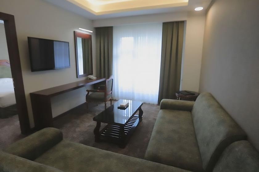 هتل قصرالضیافه مشهد - سوئیت یک خوابه دو نفره قدس VIP