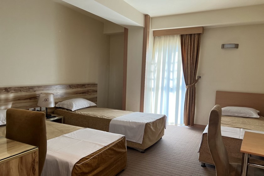 هتل اهراب تبریز - اتاق سه تخته