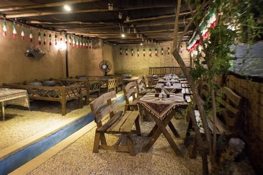 اقامتگاه بومگردی خانه باغ ایرانی شیراز - رستوران