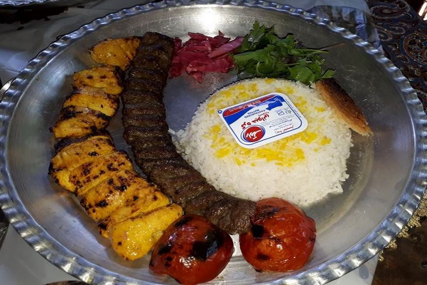 اقامتگاه بومگردی خانه باغ ایرانی شیراز - غذا و نوشیدنی
