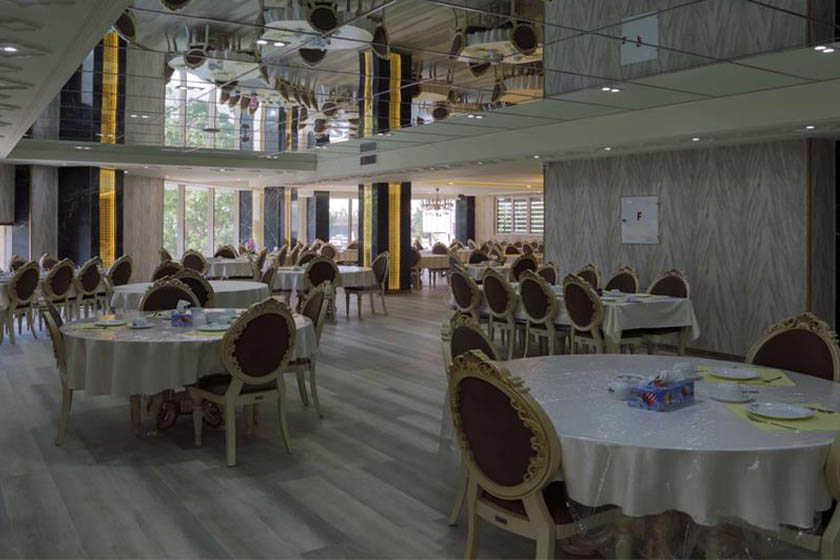 هتل یاکاموز اردبیل - رستوران