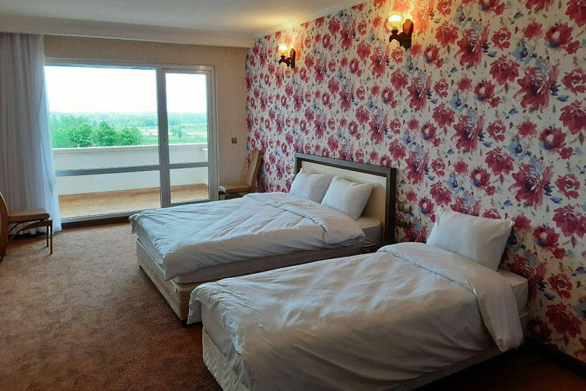 هتل شهرزاد لاهیجان - اتاق سه تخته