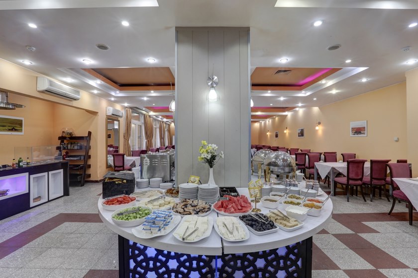 هتل جهانگردی کرمان - صبحانه