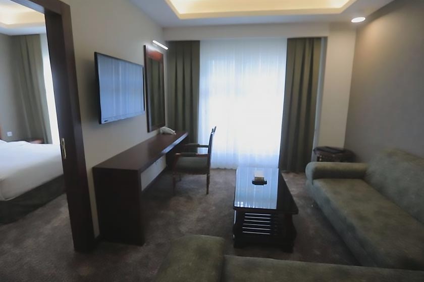 هتل قصرالضیافه مشهد - سوئیت یک خوابه دو نفره قدس VIP