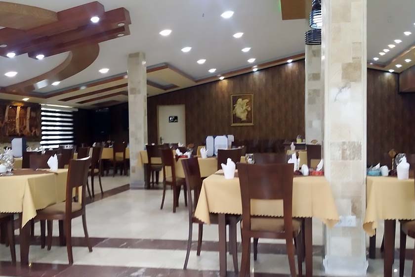 هتل جهانگردی چلندر نوشهر - رستوران