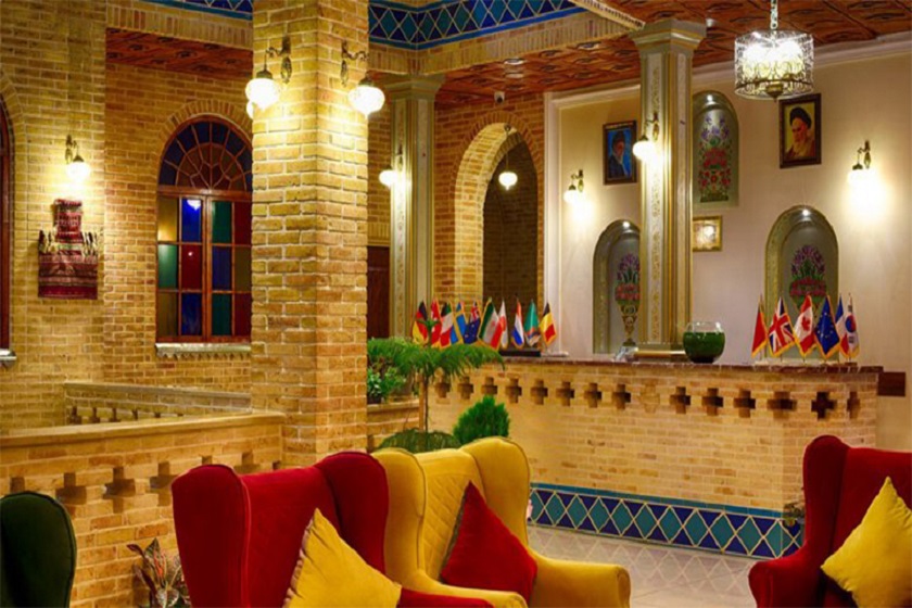 هتل درباری شیراز - پذیرش