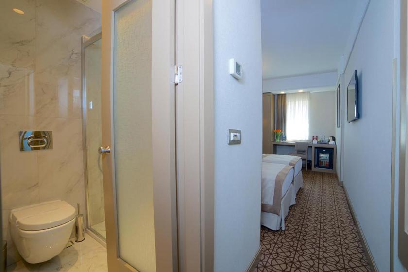 Ramada By Wyndham Istanbul Taksim - Standard Twin Room