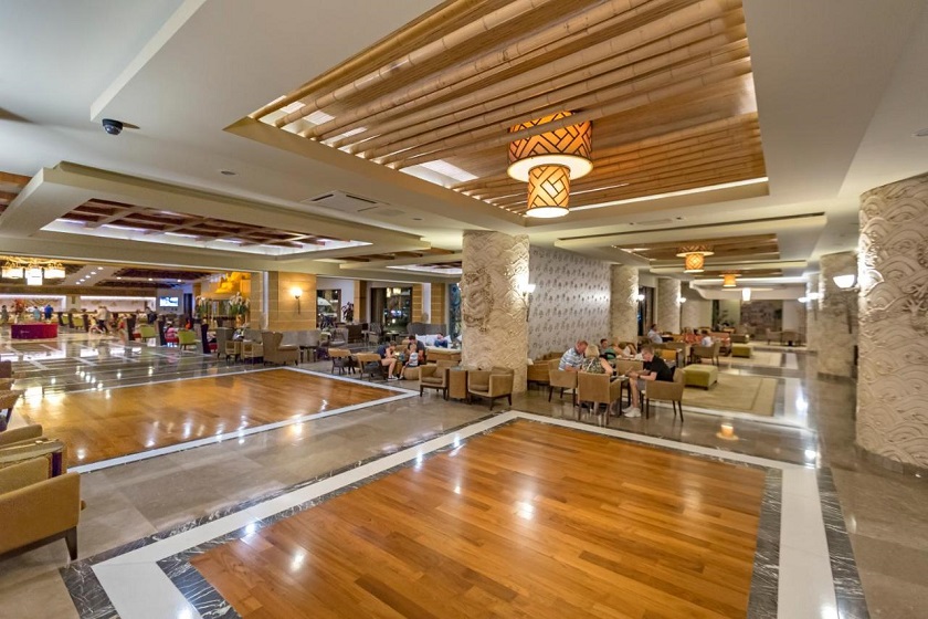 Royal Dragon Hotel - Lobby