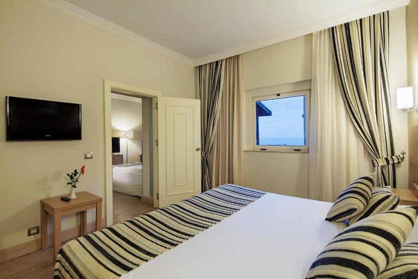Crystal Tat Beach Golf Resort & Spa Antalya - Family Room