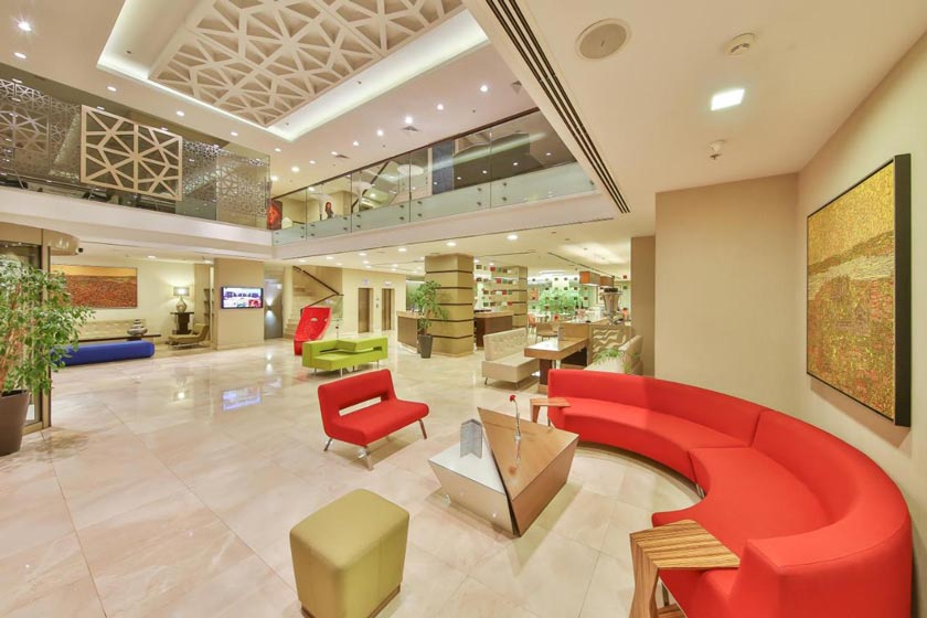 Ramada By Wyndham Istanbul Taksim - Lobby