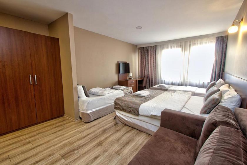 Wide Suites Taksim Istanbul - Deluxe Quadruple Room