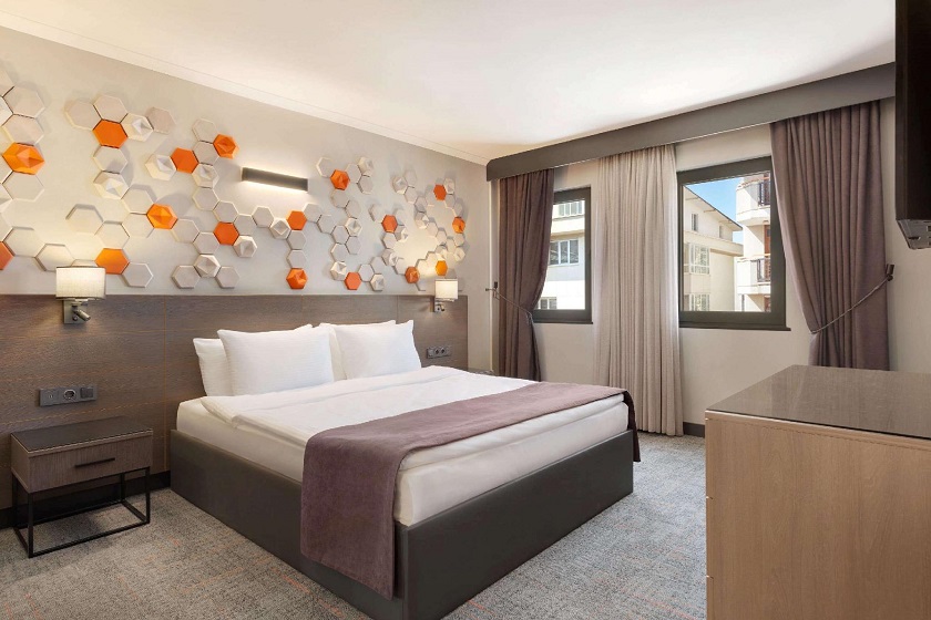 Days Hotel by Wyndham Ankara - Queen Room Mobility Accessible